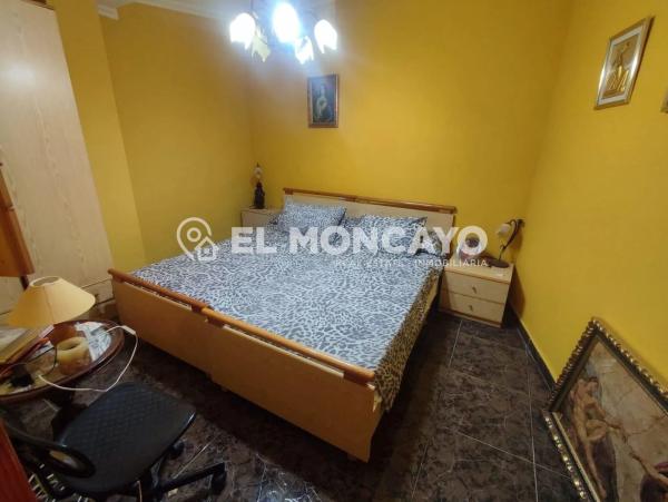 Chalet adosado en calle Rosales