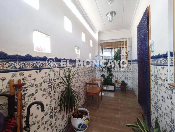 Chalet adosado en calle Rosales