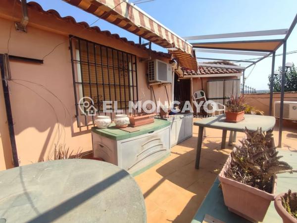 Chalet adosado en calle Rosales