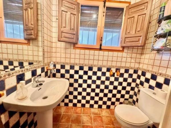 Casa independiente en calle San Jerónimo, 6