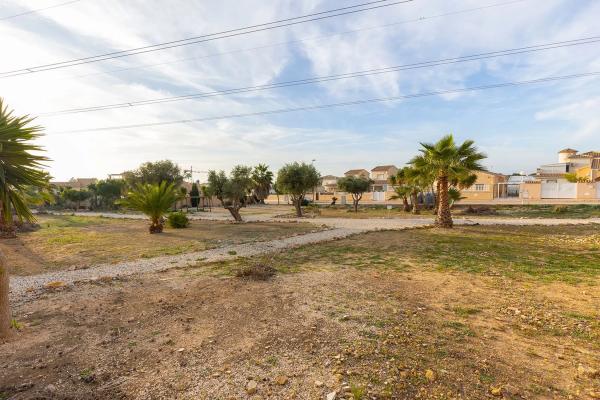 Casa independiente en calle Cuenca s/n
