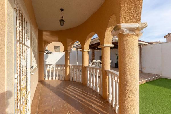 Casa independiente en calle Cuenca s/n