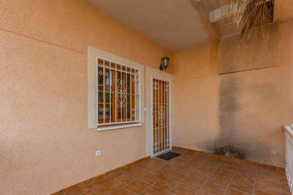 Casa independiente en calle Cuenca s/n