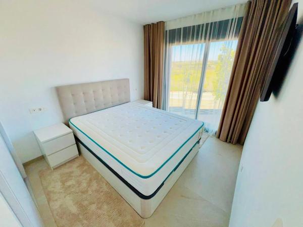 Chalet pareado en calle Vicente Aleixandre