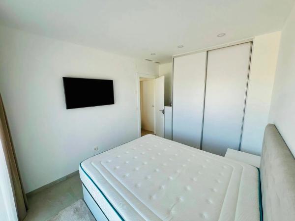 Chalet pareado en calle Vicente Aleixandre