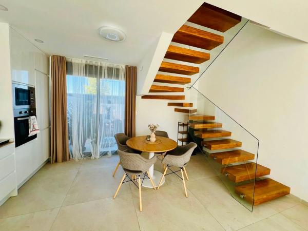 Chalet pareado en calle Vicente Aleixandre