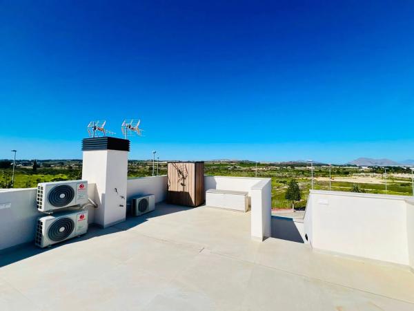 Chalet pareado en calle Vicente Aleixandre