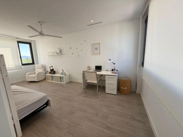 Casa independiente en calle Dinamarca