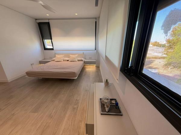 Casa independiente en calle Dinamarca