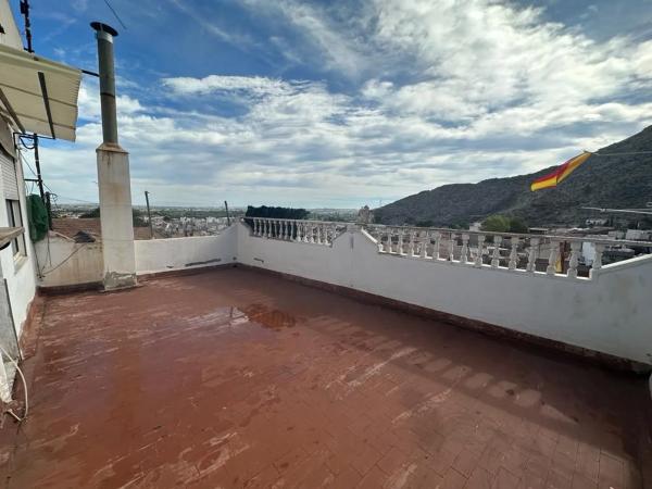 Chalet adosado en calle de las Colmenas