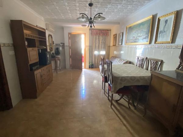 Chalet adosado en calle Gloria Flores