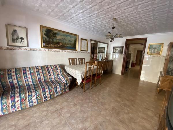 Chalet adosado en calle Gloria Flores