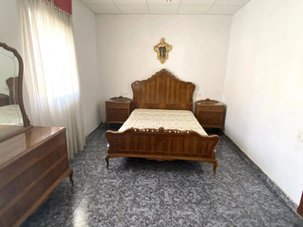 Chalet adosado en calle Gloria Flores