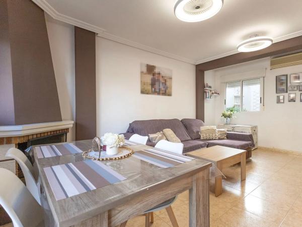 Chalet adosado en calle Camilo José Cela