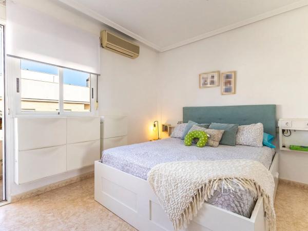 Chalet adosado en calle Camilo José Cela