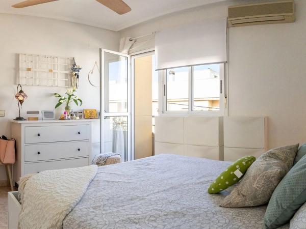 Chalet adosado en calle Camilo José Cela