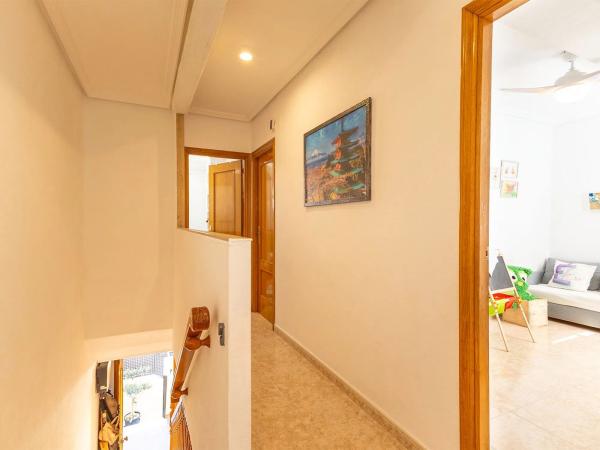 Chalet adosado en calle Camilo José Cela