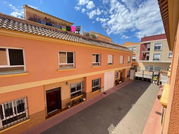 Chalet adosado en calle Pablo Picasso, 14