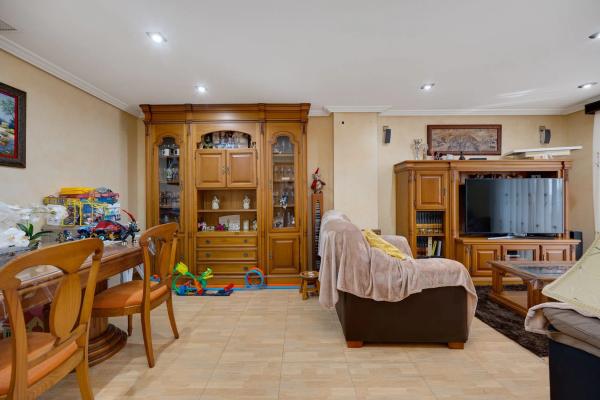 Chalet pareado en calle Alcalde José Bru Mora, 37