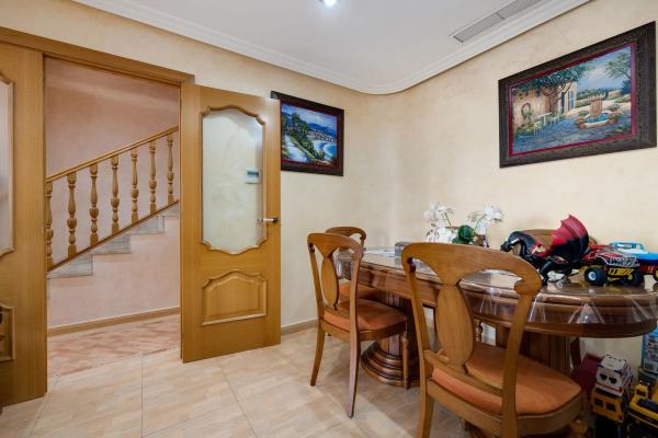 Chalet pareado en calle Alcalde José Bru Mora, 37