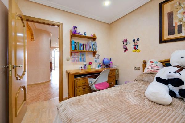 Chalet pareado en calle Alcalde José Bru Mora, 37