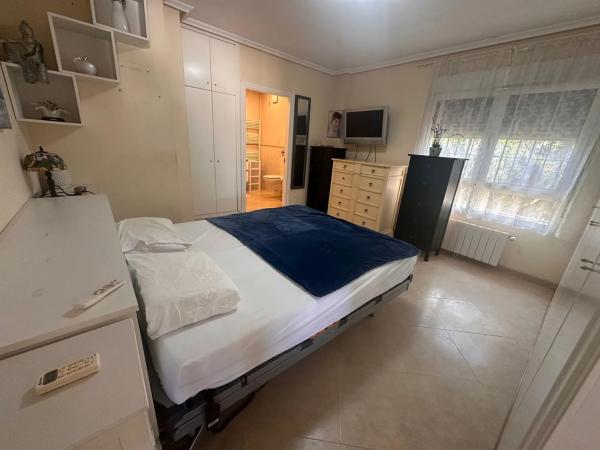 Chalet pareado en CL Teatro Del, 10