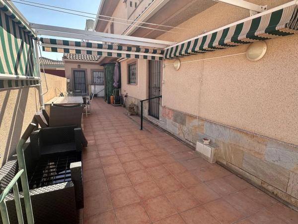 Chalet pareado en CL Teatro Del, 10