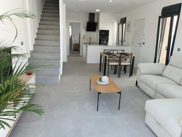 Chalet adosado en calle Manuel de Falla, 24