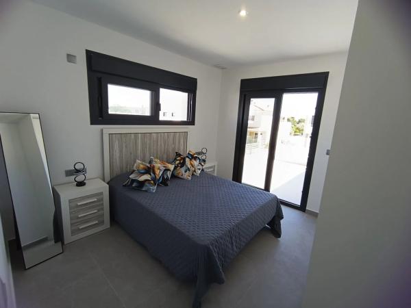 Chalet adosado en calle Manuel de Falla, 24