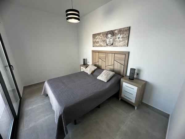 Chalet pareado en calle Manuel de Falla