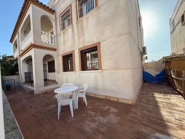 Piso en avenida de las Naciones s/n