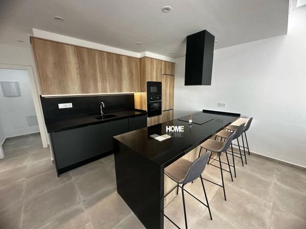 Chalet pareado en calle Manuel de Falla