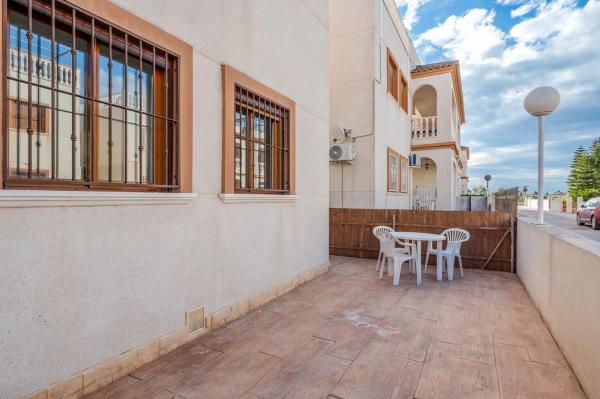 Piso en avenida de las Naciones, 52