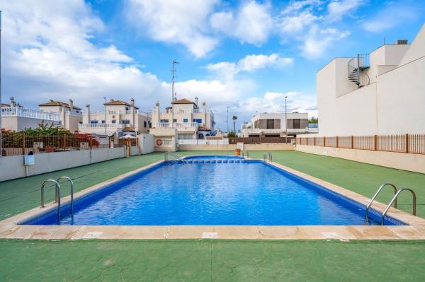 Piso en avenida de las Naciones, 52