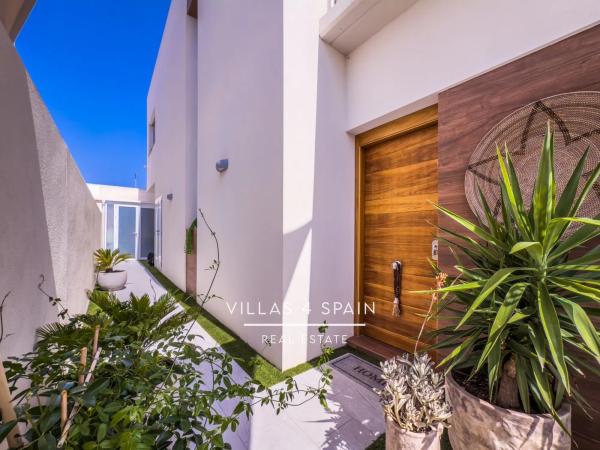 Chalet pareado en avenida Vicente Ferrer