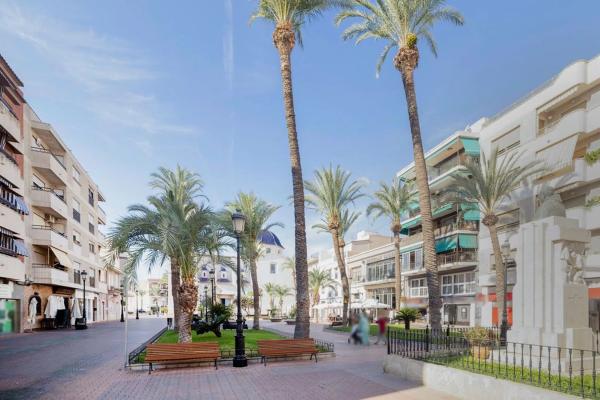 Piso en plaza Cardenal Belluga, 8