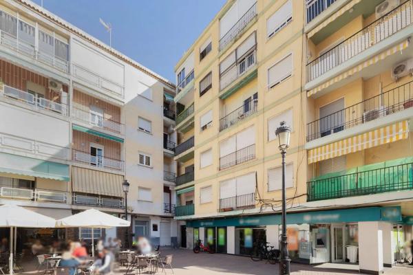 Piso en plaza Cardenal Belluga, 8