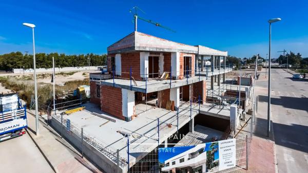 Casa independiente en calle Luis Fernando Saura