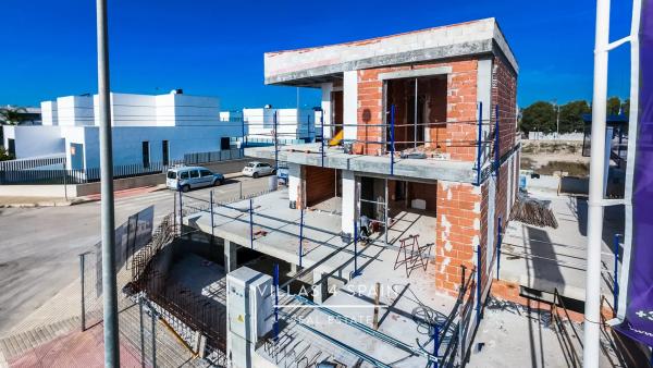 Casa independiente en calle Luis Fernando Saura