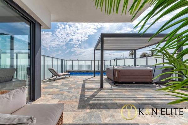 Chalet pareado en avenida 8 de Marzo, 37