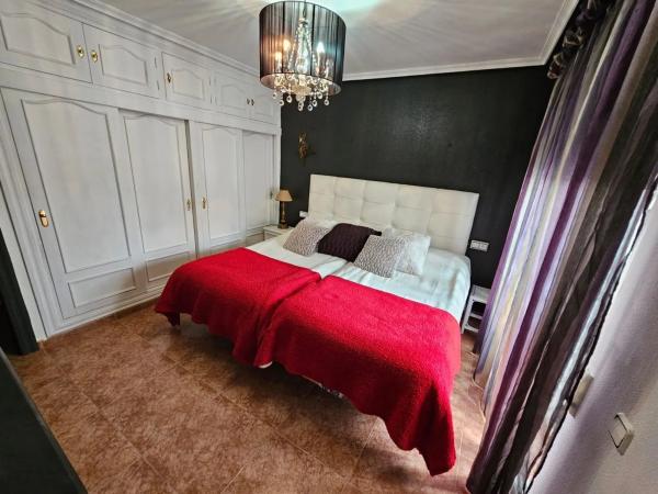 Chalet adosado en calle Ramón y Cajal