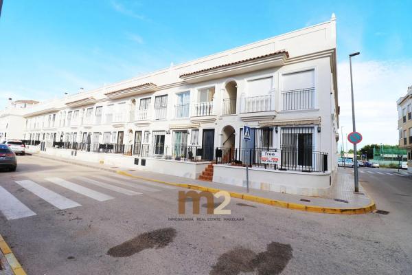 Chalet adosado en calle Jacarilla