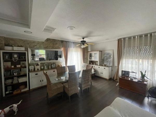 Chalet pareado en calle Benijófar, 9