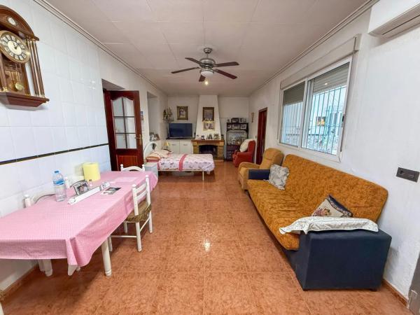 Casa independiente en calle Obispo Rocamora