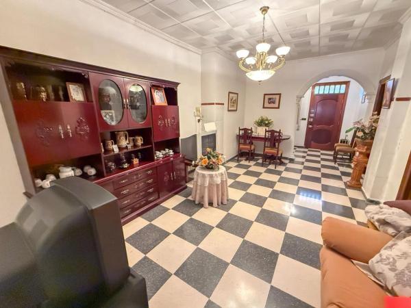 Casa independiente en calle Obispo Rocamora