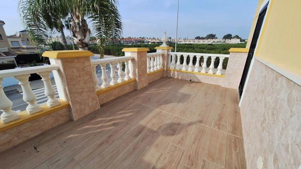 Casa independiente en calle la Rosella, 1