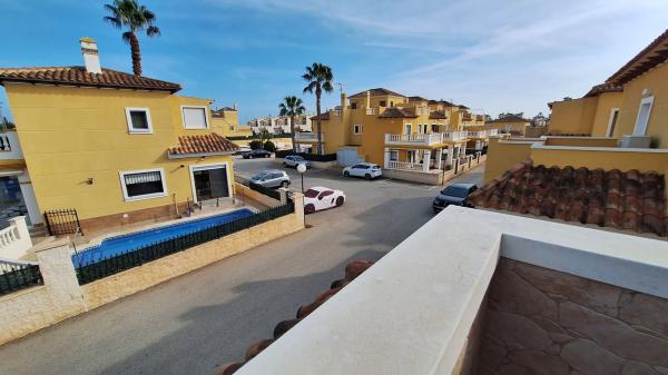 Casa independiente en calle la Rosella, 1