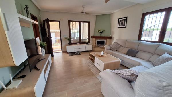 Casa independiente en calle la Rosella, 1