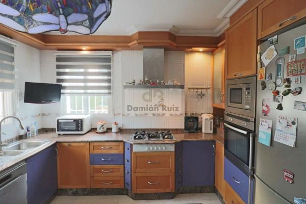 Chalet pareado en calle Roma, 1