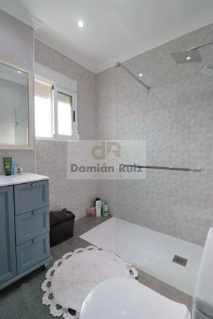 Chalet pareado en calle Roma, 1